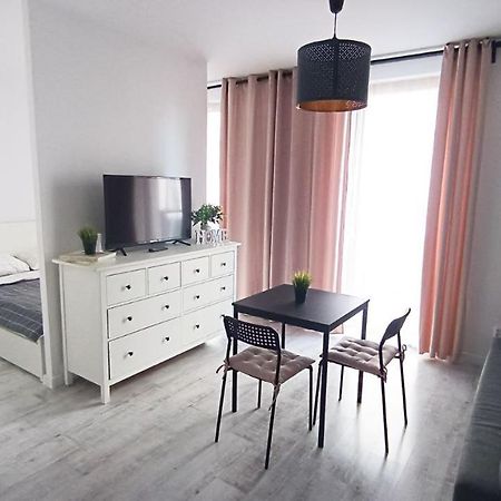 Apartament Niedaleko Centrum Warszawy Varsó Kültér fotó