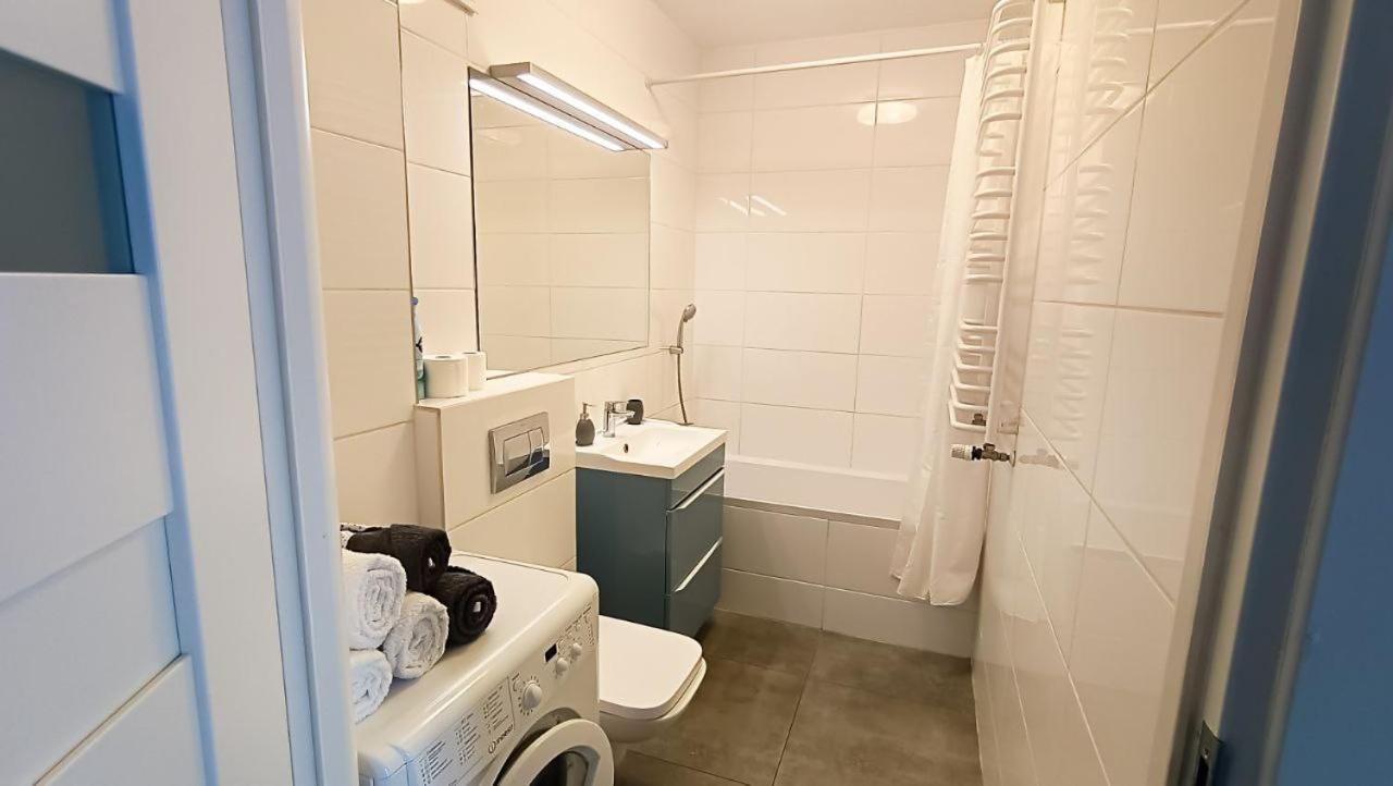 Apartament Niedaleko Centrum Warszawy Varsó Kültér fotó