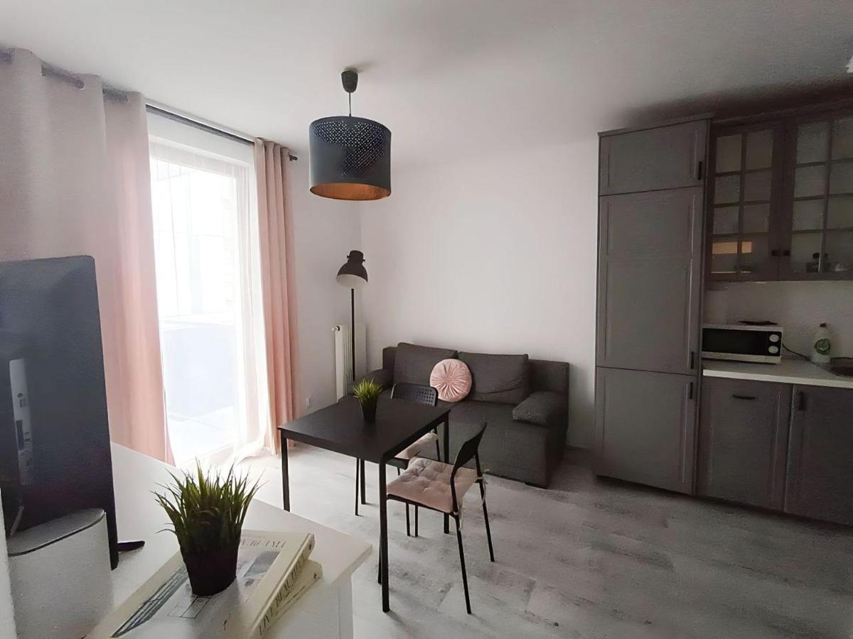 Apartament Niedaleko Centrum Warszawy Varsó Kültér fotó
