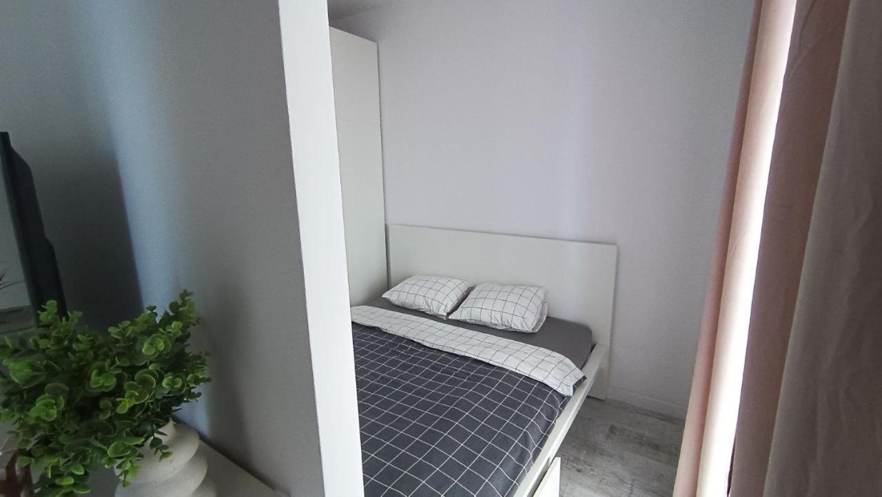 Apartament Niedaleko Centrum Warszawy Varsó Kültér fotó