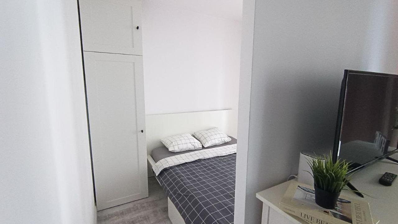 Apartament Niedaleko Centrum Warszawy Varsó Kültér fotó